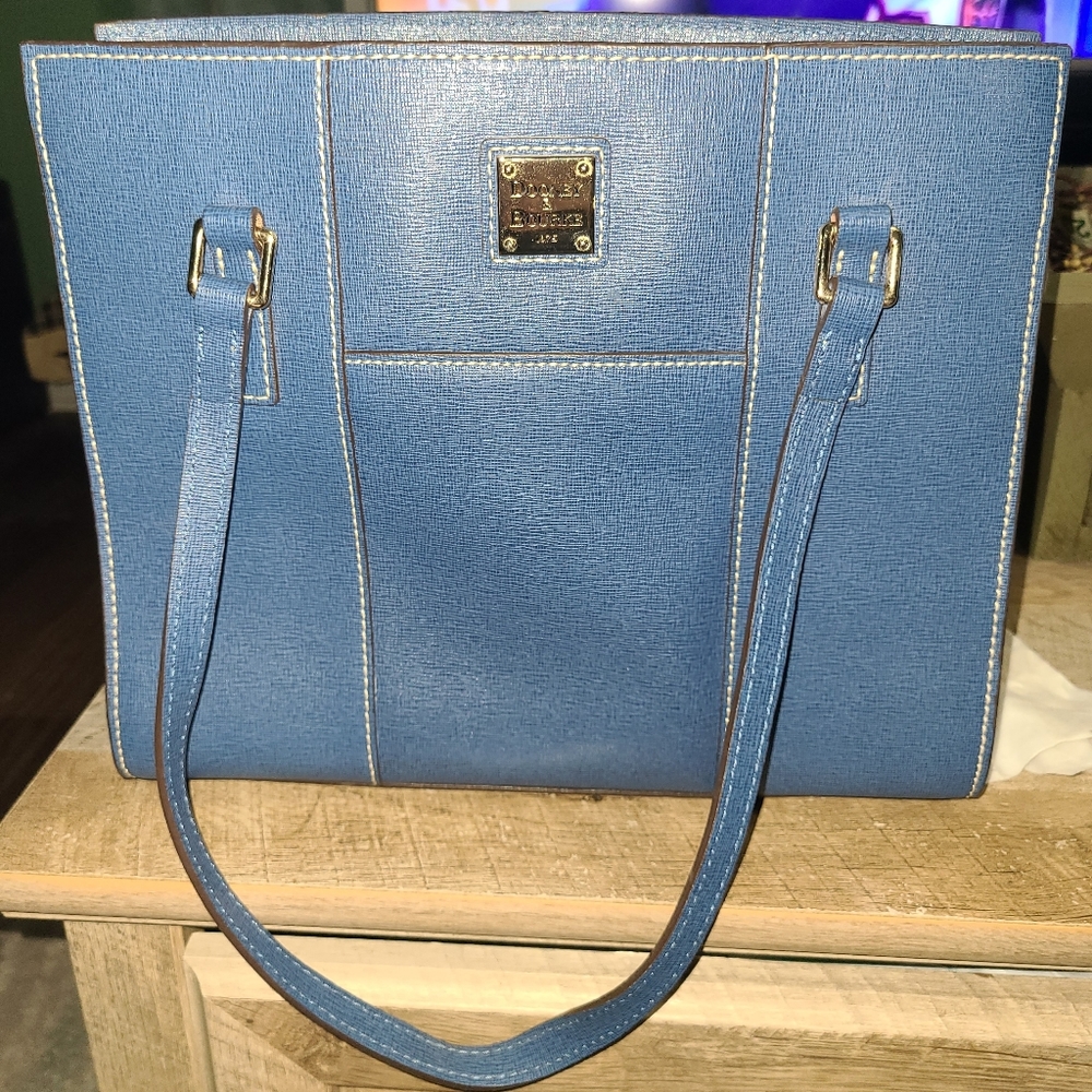 Dooney & Bourke Tote